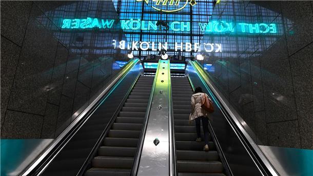 Bewegliche Treppen feiern Geburtstag In Bahnhöfen sind Rolltreppen besonders wichtig.
