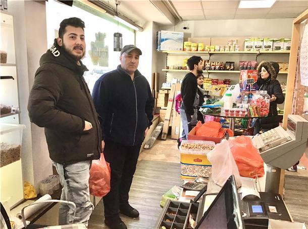Bremerhaven zeigt große Solidarität mit den Erdbeben-Betroffenen Im syrischen Lebensmittelladen in Bremerhaven-Lehe ist die Erdbebenkatastrophe das alles beherrschende Thema.