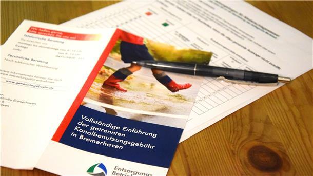 In Bremerhaven wird die neue getrennte Kanalbenutzungsgebühr eingeführt, Hausbesitzer müssen einen umfangreichen Fragebogen dafür ausfüllen.