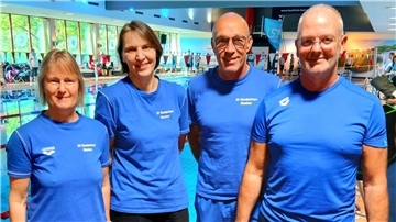 Die Mastersschwimmer Iris Heimann, Gisa Tantzen, Ronald Horrmann und Henry Felske vom SV Nordenham
