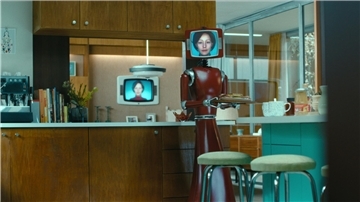 In „Cassandra“ übernimmt ein gruseliger Retro-Roboter die Macht im Hause einer zunächst ahnungslosen Familie. Zu sehen ist die Serie ab 6. Februar bei Netflix. 