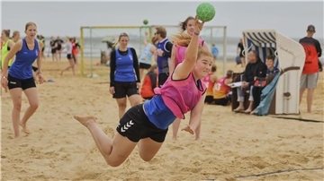 Handballturnier am Strand in Cuxhaven-Duhnen