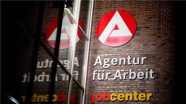 Umfrage: Viele Beschäftigte offen für Jobwechsel In den Arbeitsmarkt könnte weiter Bewegung kommen - denn viele Beschäftigte können sich einen Jobwechsel vorstellen.
