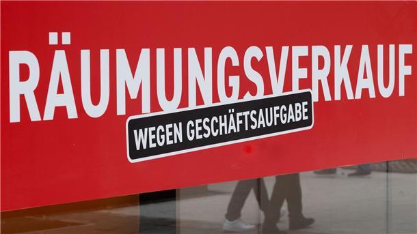 Kommt die Pleitewelle? Immer mehr Firmen insolvent In den sechs Monaten dieses Jahres meldeten die Amtsgerichte hierzulande 8571 Unternehmensinsolvenzen - 20,5 Prozent mehr als ein Jahr zuvor.