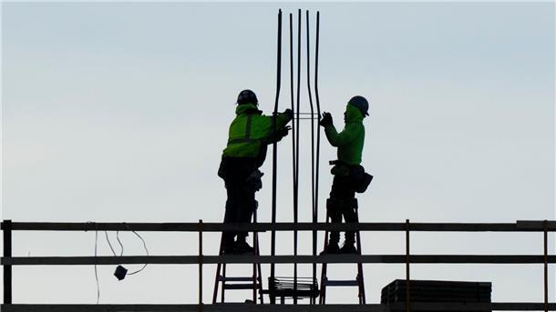 US-Arbeitsmarkt zeigt sich überraschend sich stark In den USA hat sich die Arbeitslosigkeit im September nicht verändert.