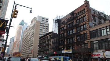 In der 939 Eight Avenue hat Joseph Pilates sein erstes Studio in New York eröffnet.