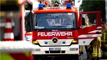 In der Nacht rückte die Feuerwehr in Bremen zu zwei Einsätzen aus. (Symbolbild)