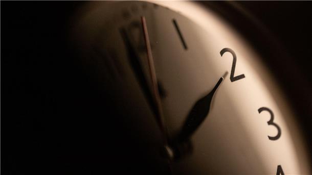 Die Winterzeit kommt - Uhren werden Sonntag zurückgestellt In der Nacht von Samstag auf Sonntag können viele Menschen länger schlafen. (Symbolbild)