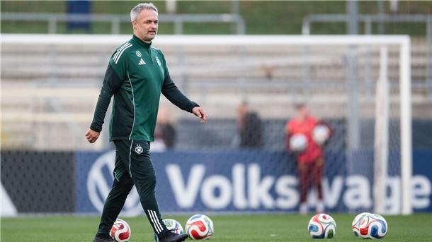 Wück benennt Berger-Ersatz - Gwinn vor Comeback In der Nations League gegen Frankreich ist das Team von Bundestrainer Christian Wück zweimal gefordert.