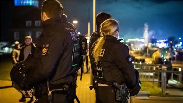 In der Silvesternacht von 2023 auf 2024 sind in Leherheide Feuerwehrleute und Polizisten angegriffen worden.