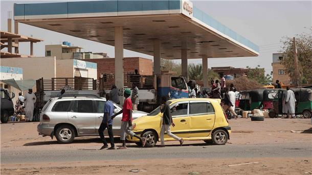 Hilfsgüter erreichen Sudan - Waffenruhe verlängert In die umkämpfte Hauptstadt Khartum ist ein bisschen Normalität zurückgekehrt.