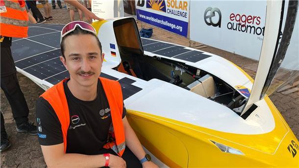 Mit dem Sonnenwagen durch Australien In diesem Gefährt tritt Moritz Mitzel zum Solarauto-Rennen an.