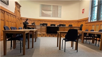 In diesem Saal des Landgerichts Stade tagte die 4. Große Strafkammer in einem Fall von Kindesmisshandlung.