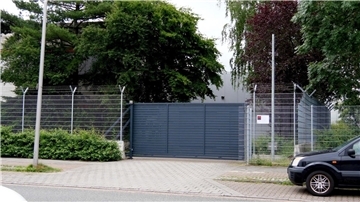 In dieser Firma wurden vor drei Jahren mehrere Millionen Euro gestohlen. Die Täterin hat sich nun gestellt.