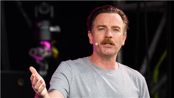 In „Ein Gentleman in Moskau“ spielt Ewan McGregor einen russischen Aristokraten.