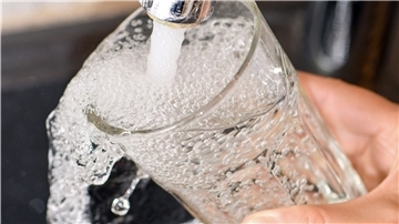 In einigen Orten im Landkreis Cuxhaven müssen Verbraucher ab kommenden Jahr mehr für Wasser und Abwasser bezahlen.