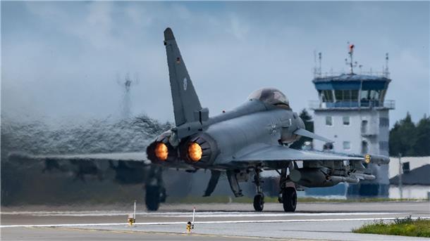 Deutsche und Spanier sichern Nato-Ostflanke In Estland kontrollieren deutsche Eurofighter im Nato-Auftrag den Luftraum über dem Baltikum.