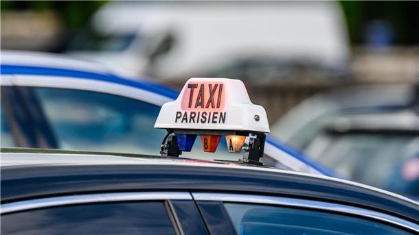 In Frankreich gibt es keine festgelegte Farbe für Taxis, jedoch sind die meisten silber, grau oder schwarz. (Archivbild)