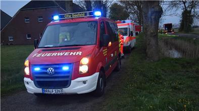 Das Foto zeigt einen Bauernhof-Brand in der Gemeinde Stadland.