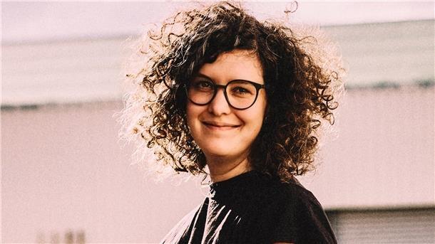 In ihrem Buch „Die Gedanken sind Blei“ setzt sich Eva Jahnen mit dem Thema Depressionen auseinander. Die 1991 geborene Kommunikationsdesignerin schildert darin auch ihre Erfahrungen.