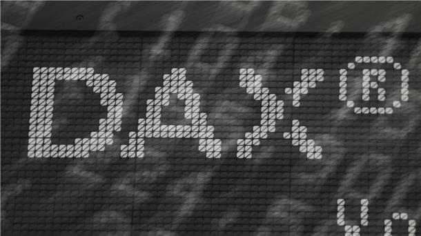 Frauenanteil in Dax-Aufsichtsräten steigt In immer mehr Dax-Unternehmen sitzen Frauen im Aufsichtsrat - doch der Wandel ist langsam.
