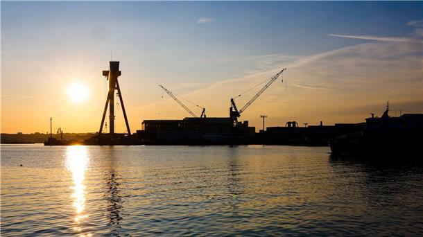 In Kiel hat TKMS seinen Sitz. Dort ist auch der größte Werftstandort des Schiffbauers.