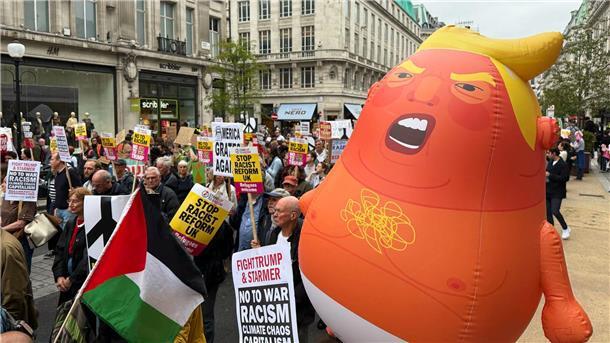 Worte ohne Taten? Trump ließ sich in Großbritannien feiern In London kamen Tausende zu einem Protest gegen den Staatsbesuch.