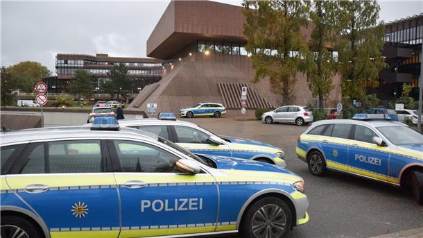 Bundesweite Bombendrohungen gehen weiter In Mannheim wurde wegen einer Drohmail die Hochschule der Bundesagentur für Arbeit geräumt.