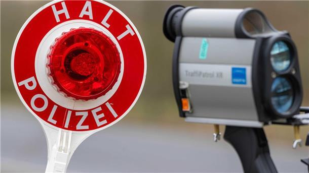 Polizei will Temposünder aus dem Verkehr ziehen In mehreren Bundesländern will die Polizei die Geschwindigkeit von Fahrzeugen messen. (Symboldbild)