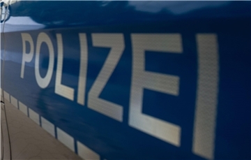 In Nartum hat es einen Säureangriff auf ein Auto gegeben.