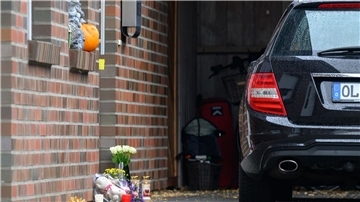 In Oldenburg hat ein Mann eine 35-jährige Frau und zwei Kinder im Alter von 8 und 11 Jahren getötet. Danach beging er Suizid.