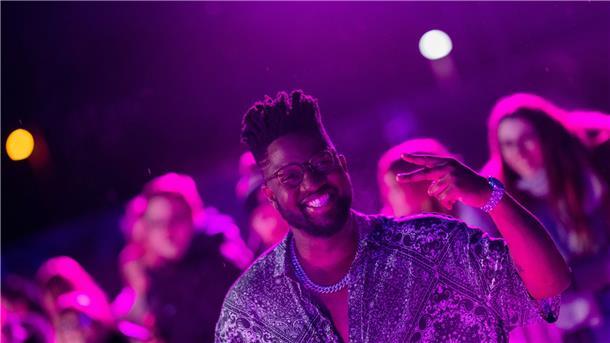 In smartes Licht getaucht: Kelvin Jones.