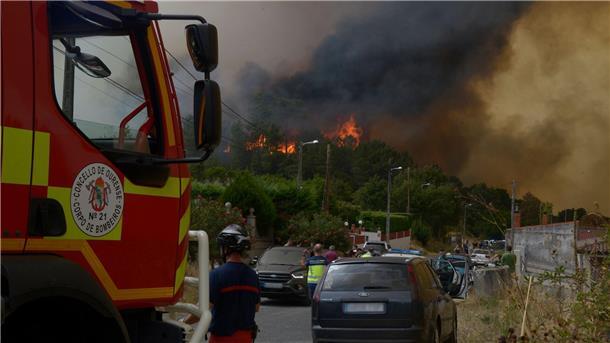 In Spanien gebe es derzeit insgesamt 14 größere aktive Feuer, sagte die Ministerin für Ökologischen Wandel, Sara Aagesen.