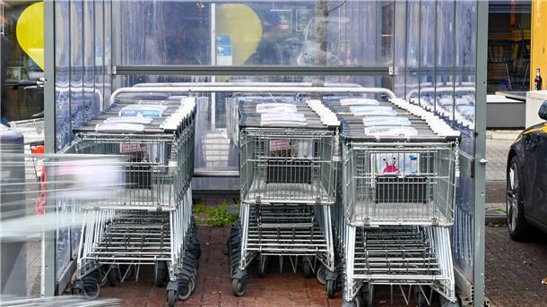 Neue Corona-Regeln fürs Einkaufen In vielen Supermärkten wird der Einlass zukünftig wieder nur mit Einkaufswagen möglich sein.