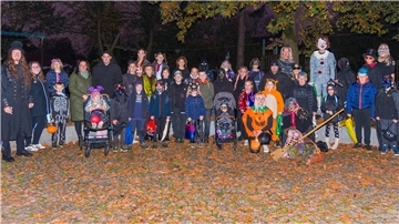 In Volkmarst haben am Donnerstagabend viele Einwohner gemeinsam Halloween gefeiert.