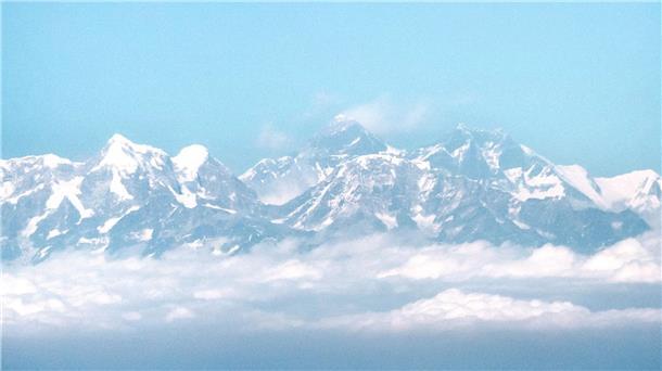 Mindestens 350 Touristen von Mount Everest gerettet In Zeltlagern am Mount Everest sollen mehrere hundert Personen festsitzen. (Archivfoto)