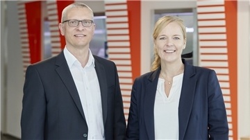 Das Foto zeigt die beiden neuen Chefs der Raiffeisen-Volksbank Varel-Nordenham: Peter Jongmans und Tanja Daugill.