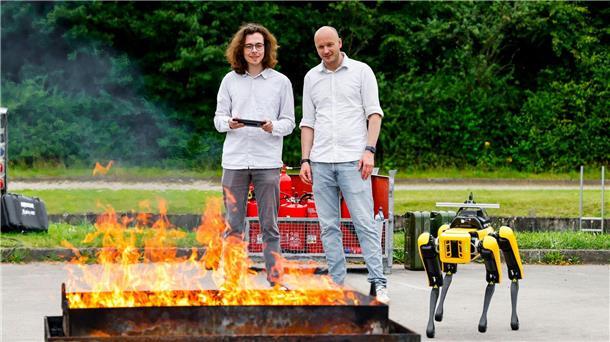 Informatiker Sören Pirk (rechts) leitet das Forschungsprojekt „Wildfire Twins“ an der Kieler Christian-Albrechts-Universität.
