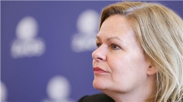 Innenministerin Nancy Faeser zu Messern in Zügen und Bussen: „Ich bin für ein Verbot.“