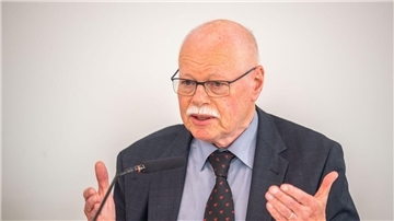 Porträt von Ulrich Mäurer