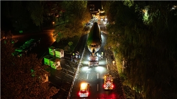 Bundeswehr-Airbus im Serengeti-Park angekommen Innerhalb von drei Nächten wurde der Flieger zum Safaripark in der Südheide gebracht.