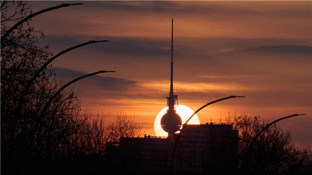 Wärmster März seit Messbeginn folgt auf wärmsten Februar Insgesamt regnete es laut dem Deutschen Wetterdienst im März deutlich zu wenig.