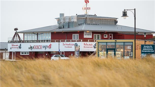Blick auf Restaurant in Dünen.