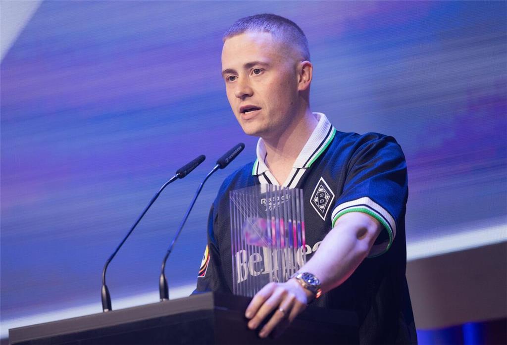 HandOfBlood räumt bei VideoDays als Creator des Jahres ab Investigativ: Marvin Wildhage gewinnt in der Kategorie „Best in Longform“.