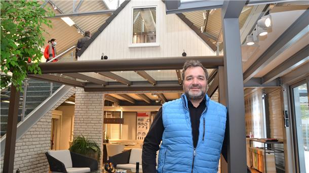 Investition ins eigene Zuhause. Marc Burkhardt von Behrens Raumausstattung verzeichnet eine große Nachfrage nach hochwertigen Produkten fürs eigene Heim.