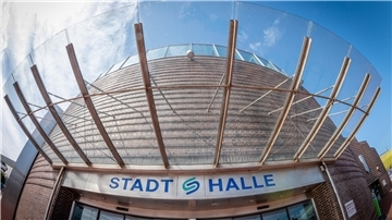 Eingang Stadthalle