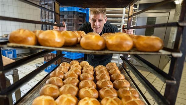 Inzwischen in der sechsten Generation beschäftigt die Brücklmaier Bäckerei rund 70 Mitarbeiter in fünf Filialen in München und drei im Umland.