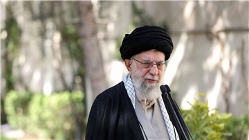 Irans Religionsführer Ajatollah Ali Chamenei bezeichnet die Vergiftungen als „unverzeihliches Verbrechen“.