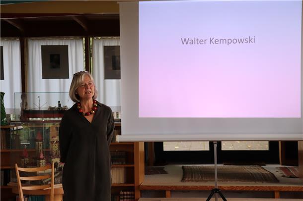 Irmela von Lenthe präsentiert bei den Literaturnachmittagen das Leben, die Werke...