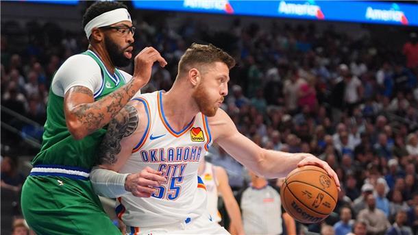 Hartenstein siegt mit OKC erneut - Magic verlieren weiter Isaiah Hartenstein (r.) ragte bei den Thunder vor allem in der Schlussphase heraus.